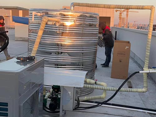 合肥啟灝醫(yī)療科技有限公司空氣熱水器安裝現場3